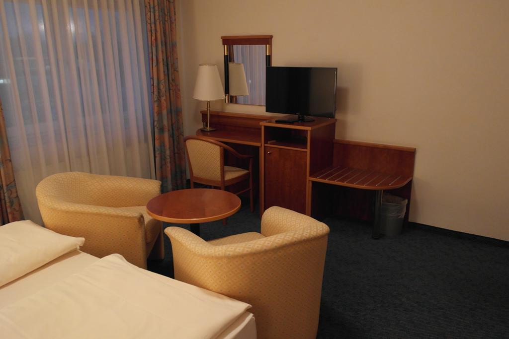 Hotel Jahnhaus Langenfeld  Zimmer foto