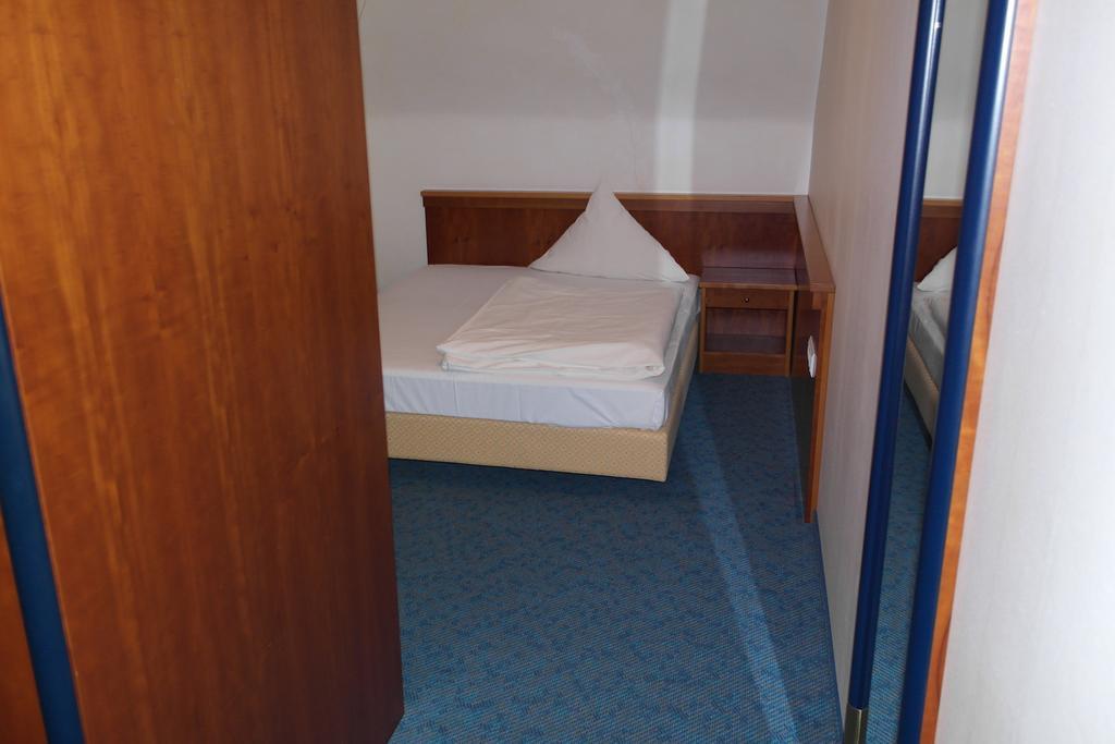 Hotel Jahnhaus Langenfeld  Zimmer foto